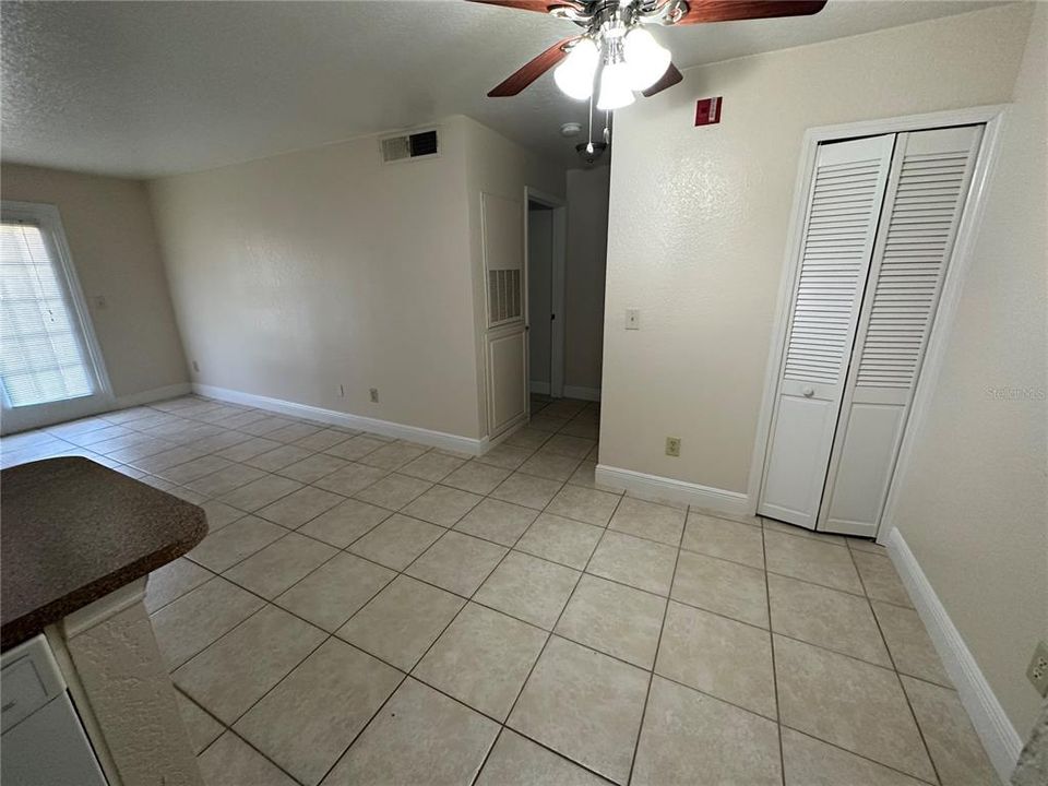For Sale: $163,000 (1 beds, 1 baths, 650 Square Feet)