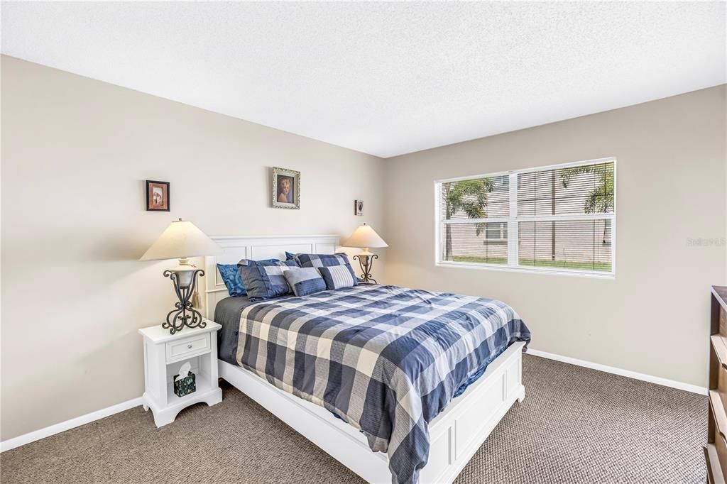 For Sale: $125,000 (2 beds, 1 baths, 820 Square Feet)
