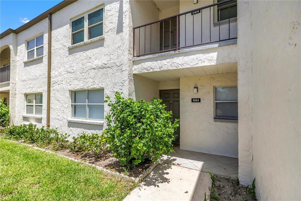 For Sale: $125,000 (2 beds, 1 baths, 820 Square Feet)
