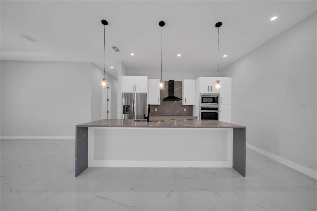 For Sale: $689,990 (3 beds, 2 baths, 1798 Square Feet)