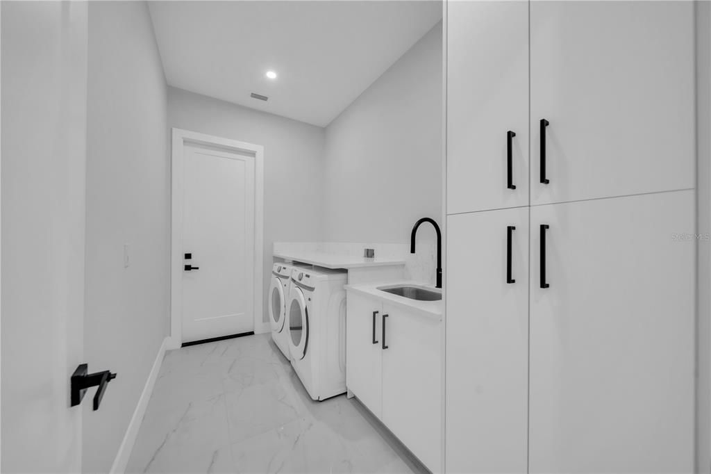For Sale: $689,990 (3 beds, 2 baths, 1798 Square Feet)