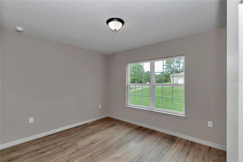 For Sale: $299,900 (4 beds, 2 baths, 1747 Square Feet)