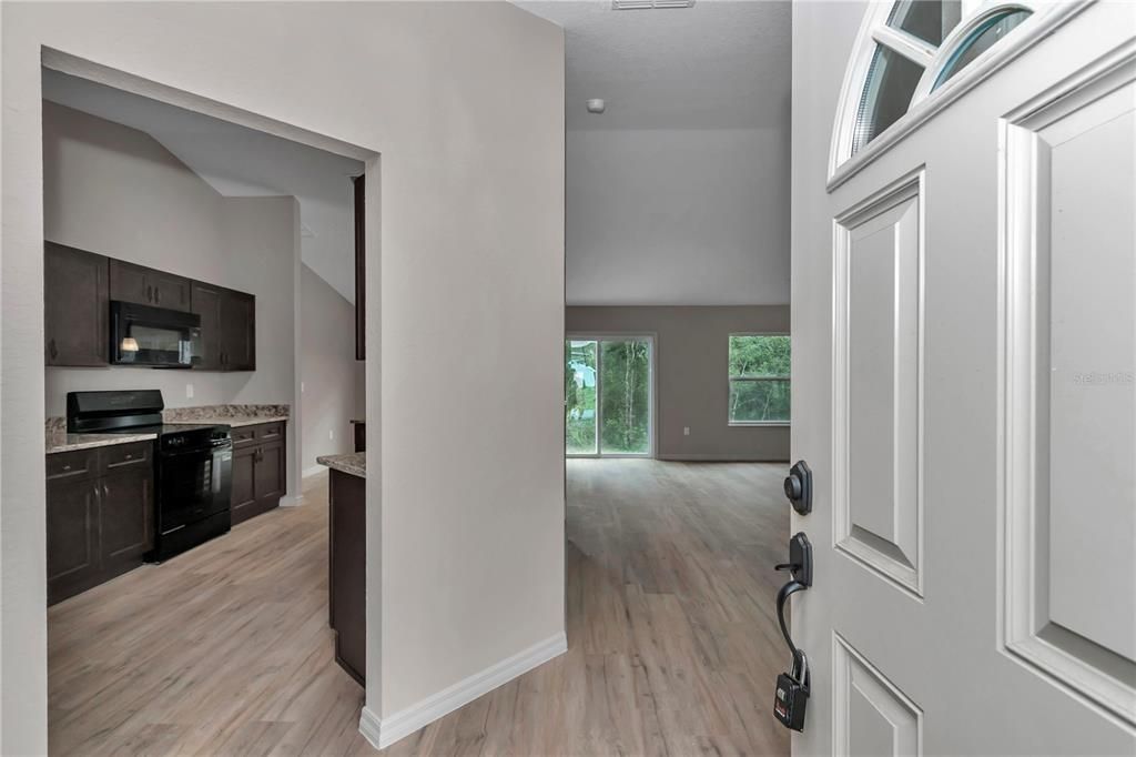 For Sale: $299,900 (4 beds, 2 baths, 1747 Square Feet)