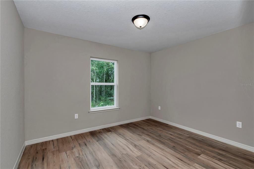 For Sale: $299,900 (4 beds, 2 baths, 1747 Square Feet)