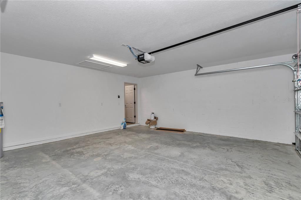 For Sale: $299,900 (4 beds, 2 baths, 1747 Square Feet)