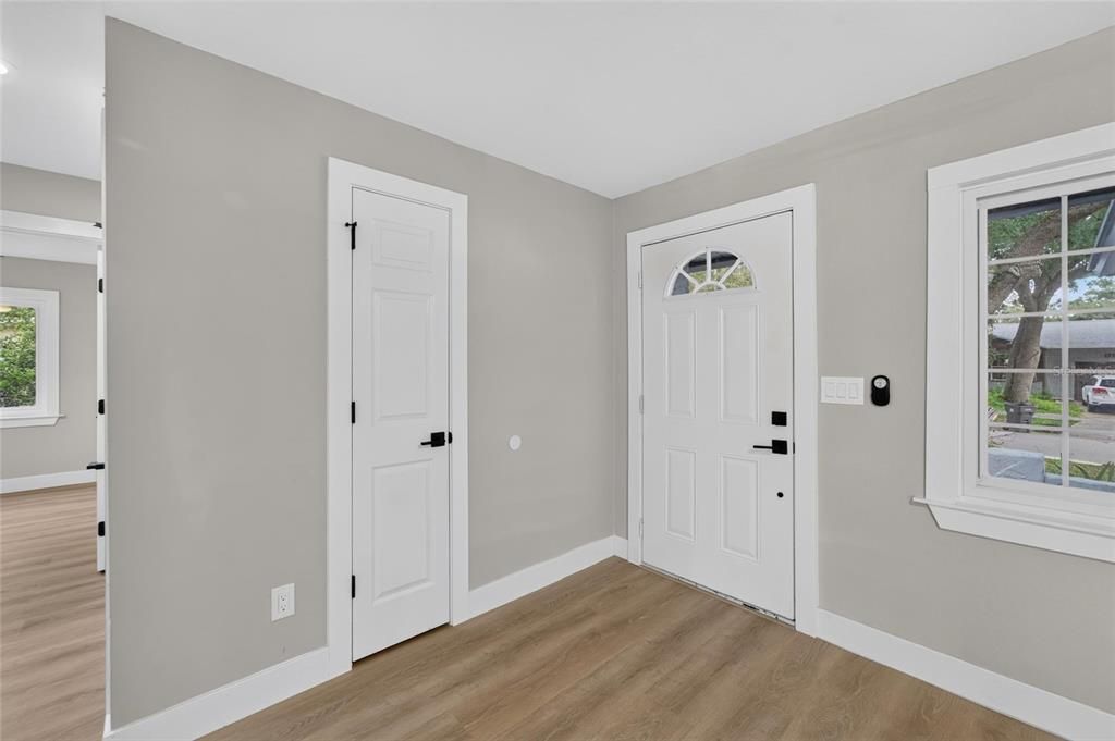 Activo con contrato: $380,000 (3 camas, 2 baños, 1235 Pies cuadrados)
