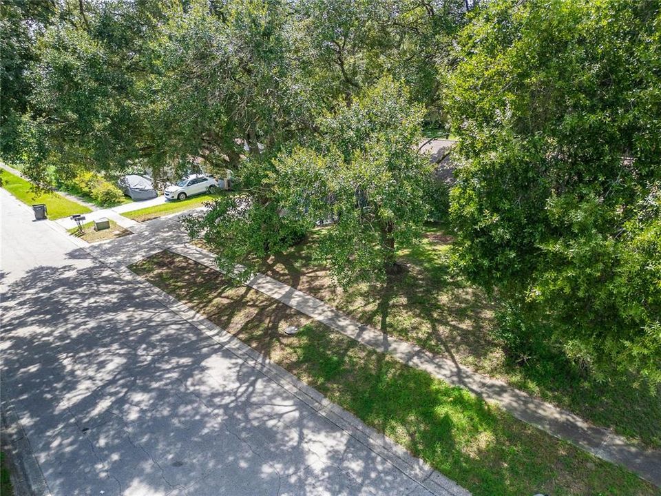 Activo con contrato: $380,000 (3 camas, 2 baños, 1235 Pies cuadrados)
