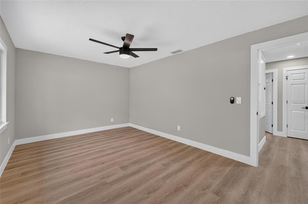 Activo con contrato: $380,000 (3 camas, 2 baños, 1235 Pies cuadrados)