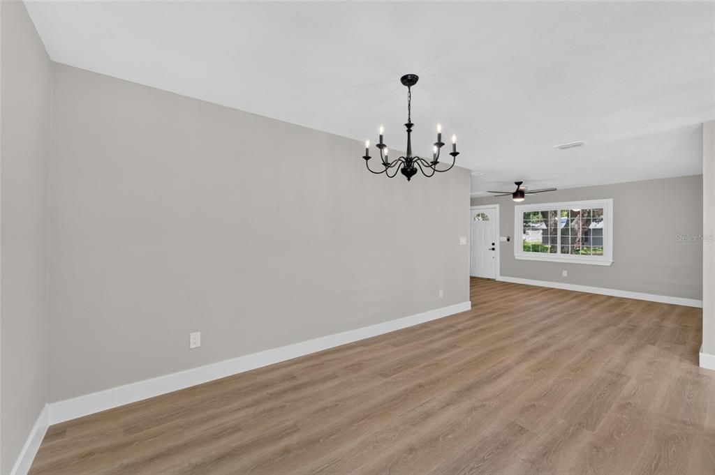 Activo con contrato: $380,000 (3 camas, 2 baños, 1235 Pies cuadrados)