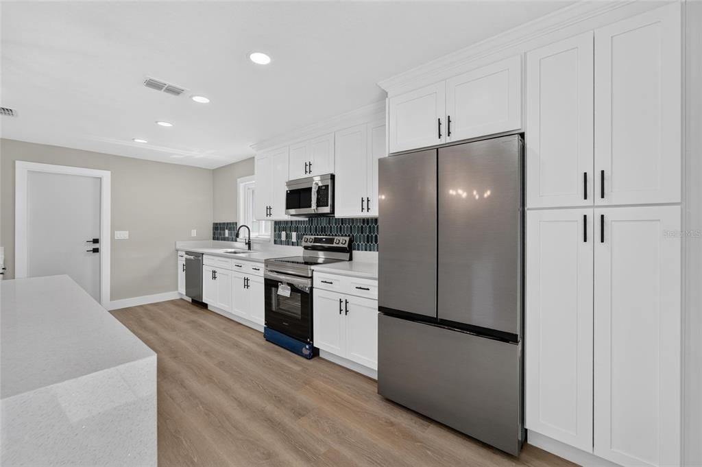 Activo con contrato: $380,000 (3 camas, 2 baños, 1235 Pies cuadrados)
