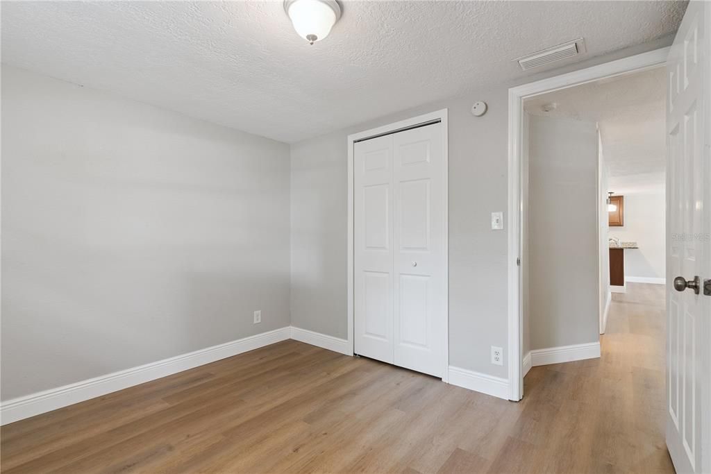 На продажу: $299,900 (3 спален, 2 ванн, 1368 Квадратных фут)