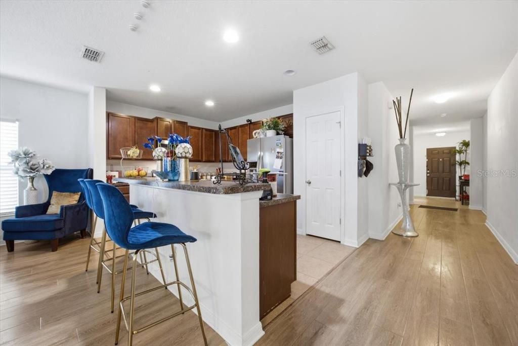 For Rent: $2,350 (4 beds, 2 baths, 1820 Square Feet)
