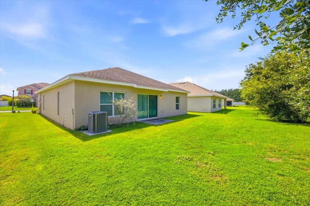 For Rent: $2,350 (4 beds, 2 baths, 1820 Square Feet)