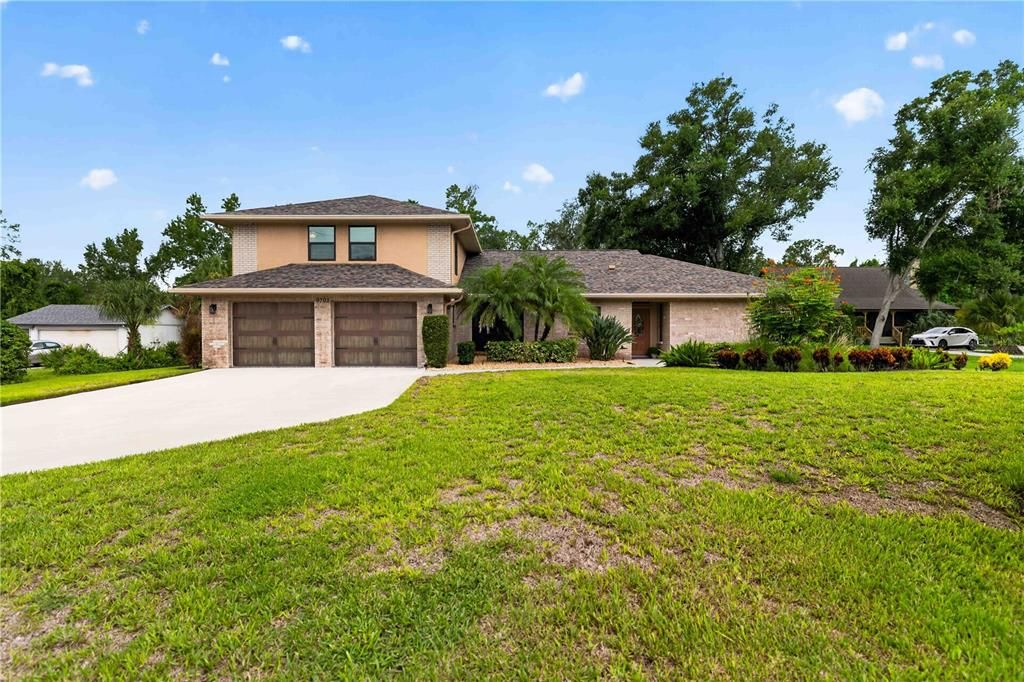 For Sale: $999,000 (5 beds, 4 baths, 3290 Square Feet)