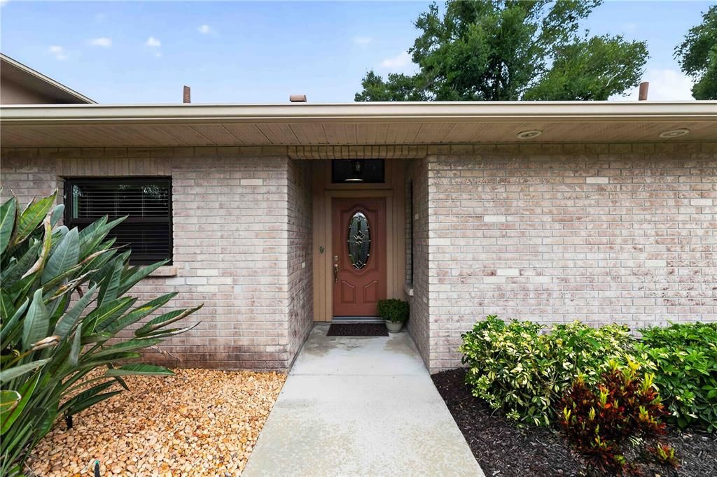 For Sale: $999,000 (5 beds, 4 baths, 3290 Square Feet)