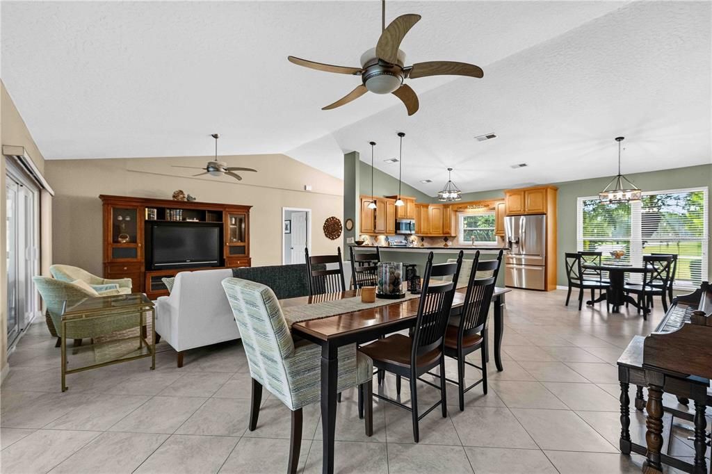 For Sale: $999,000 (5 beds, 4 baths, 3290 Square Feet)