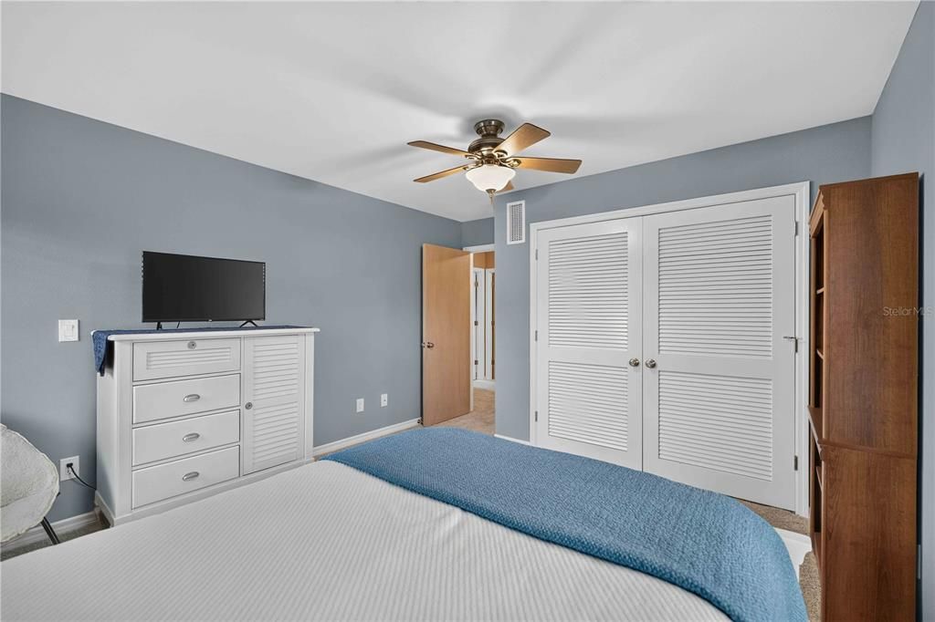 For Sale: $999,000 (5 beds, 4 baths, 3290 Square Feet)