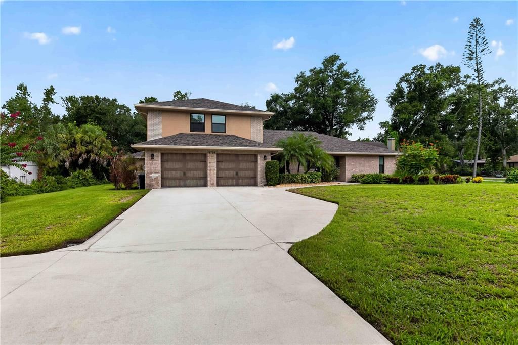 For Sale: $999,000 (5 beds, 4 baths, 3290 Square Feet)