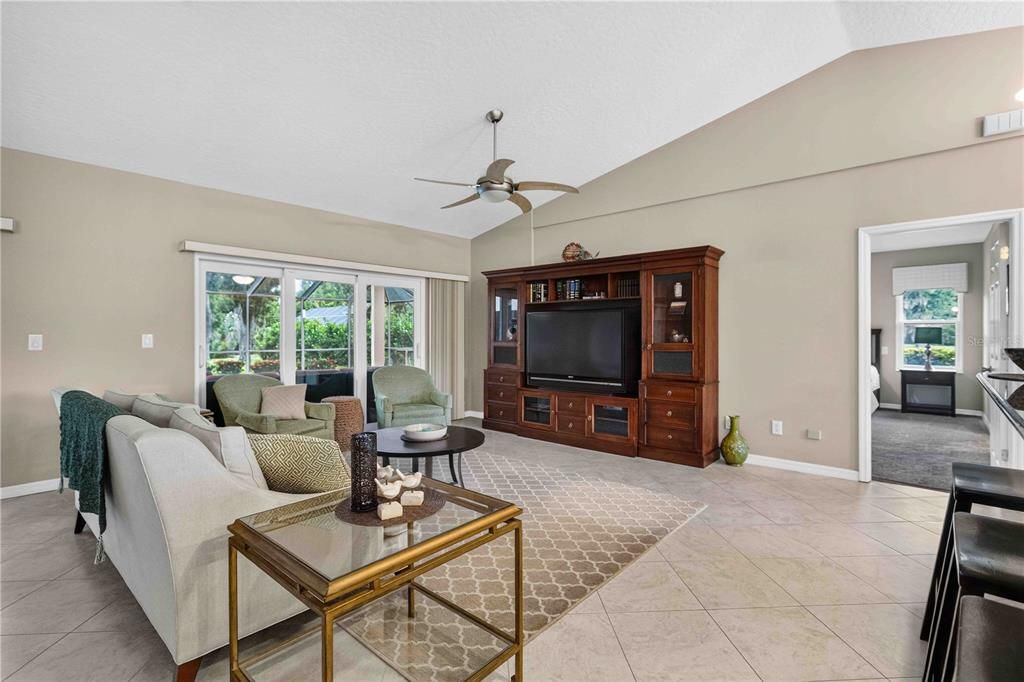 For Sale: $999,000 (5 beds, 4 baths, 3290 Square Feet)