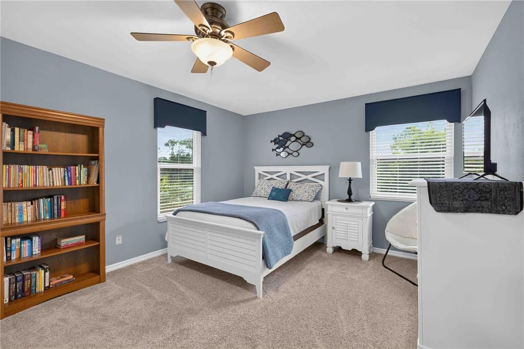 For Sale: $999,000 (5 beds, 4 baths, 3290 Square Feet)