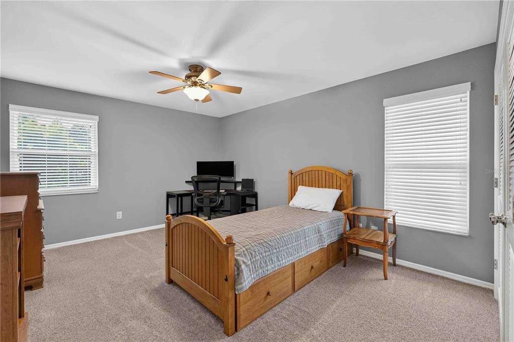 For Sale: $999,000 (5 beds, 4 baths, 3290 Square Feet)