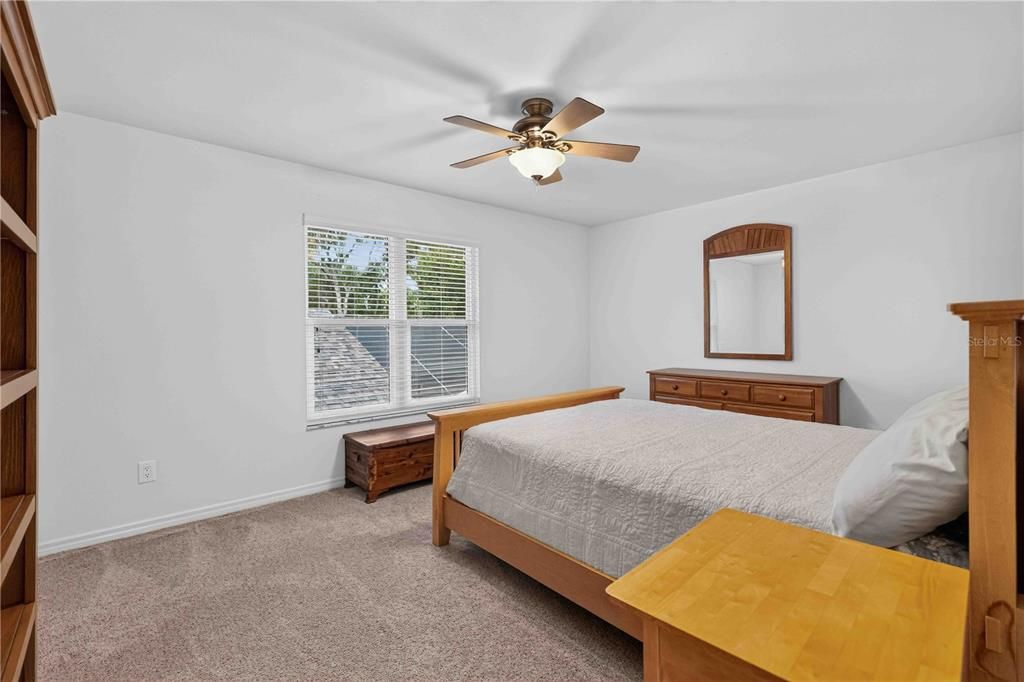 For Sale: $999,000 (5 beds, 4 baths, 3290 Square Feet)