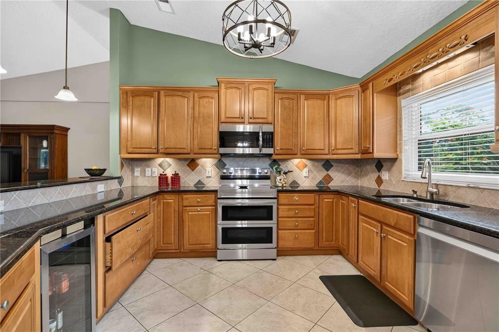 For Sale: $999,000 (5 beds, 4 baths, 3290 Square Feet)