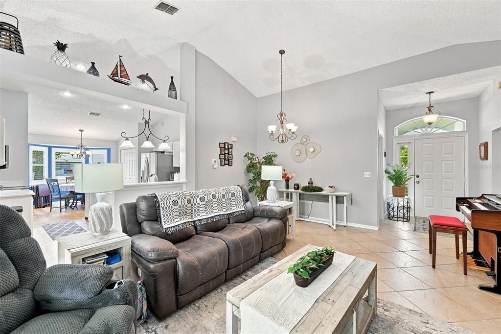 For Sale: $399,000 (4 beds, 2 baths, 1572 Square Feet)