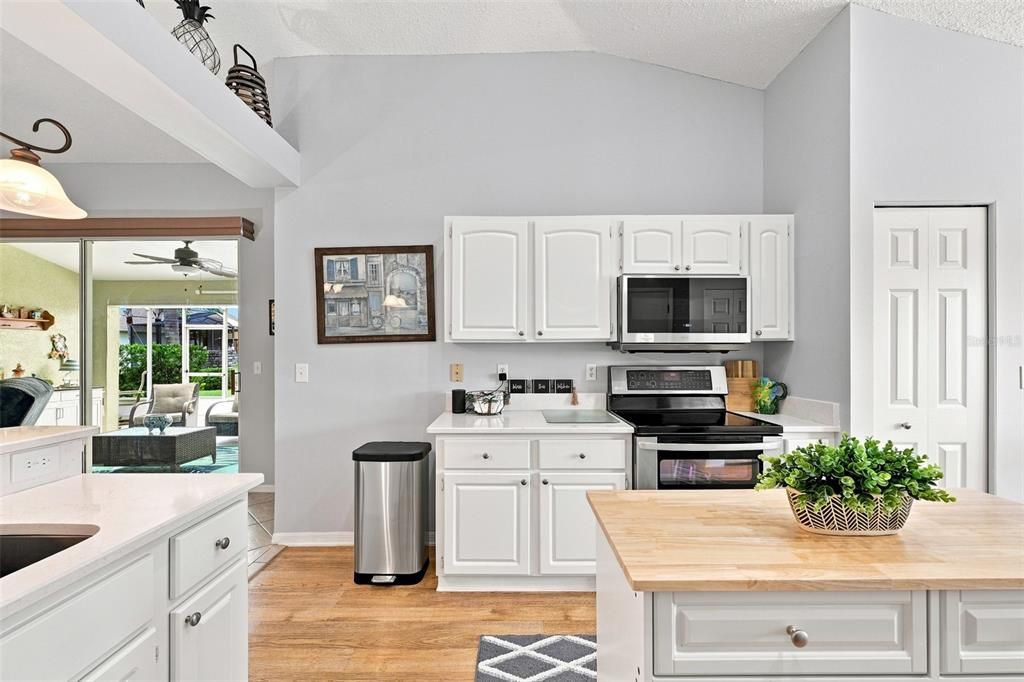 For Sale: $399,000 (4 beds, 2 baths, 1572 Square Feet)