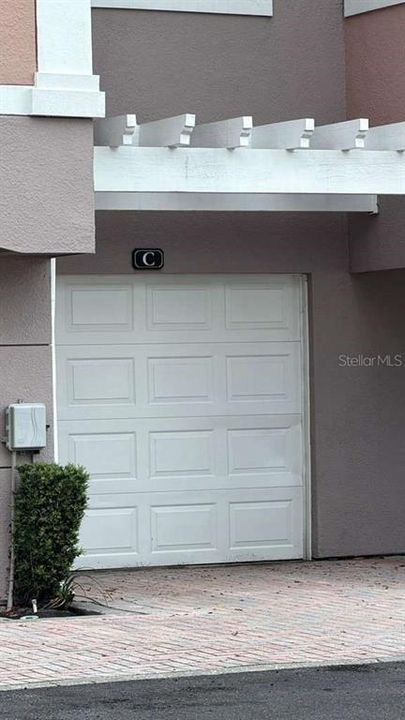 For Rent: $1,550 (1 beds, 1 baths, 945 Square Feet)