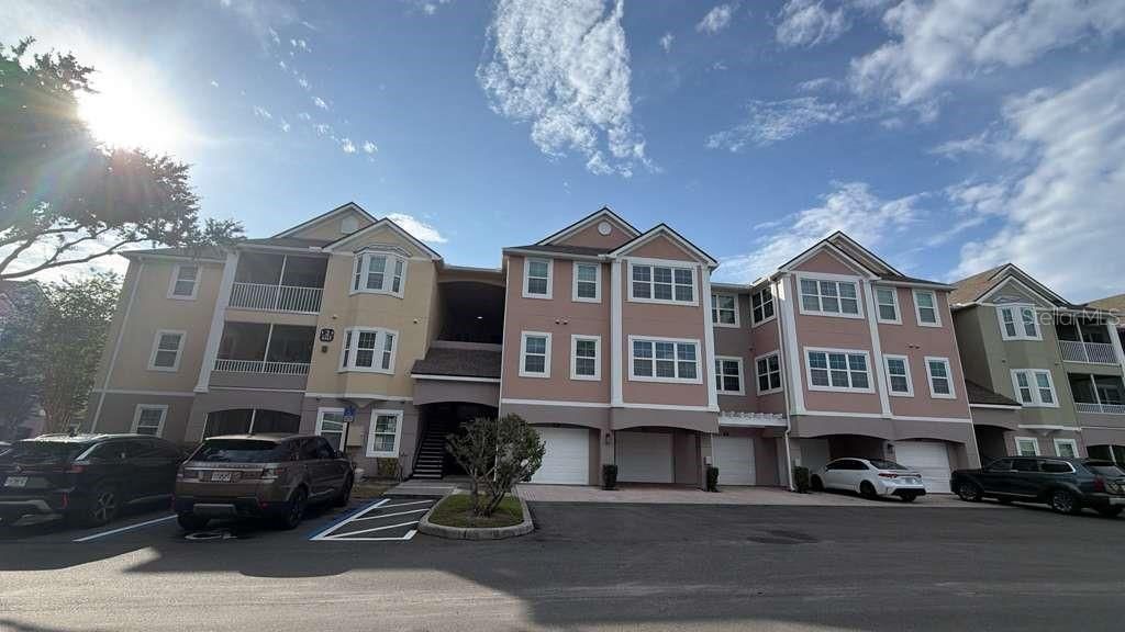 For Rent: $1,550 (1 beds, 1 baths, 945 Square Feet)