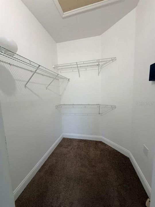 For Rent: $1,550 (1 beds, 1 baths, 945 Square Feet)