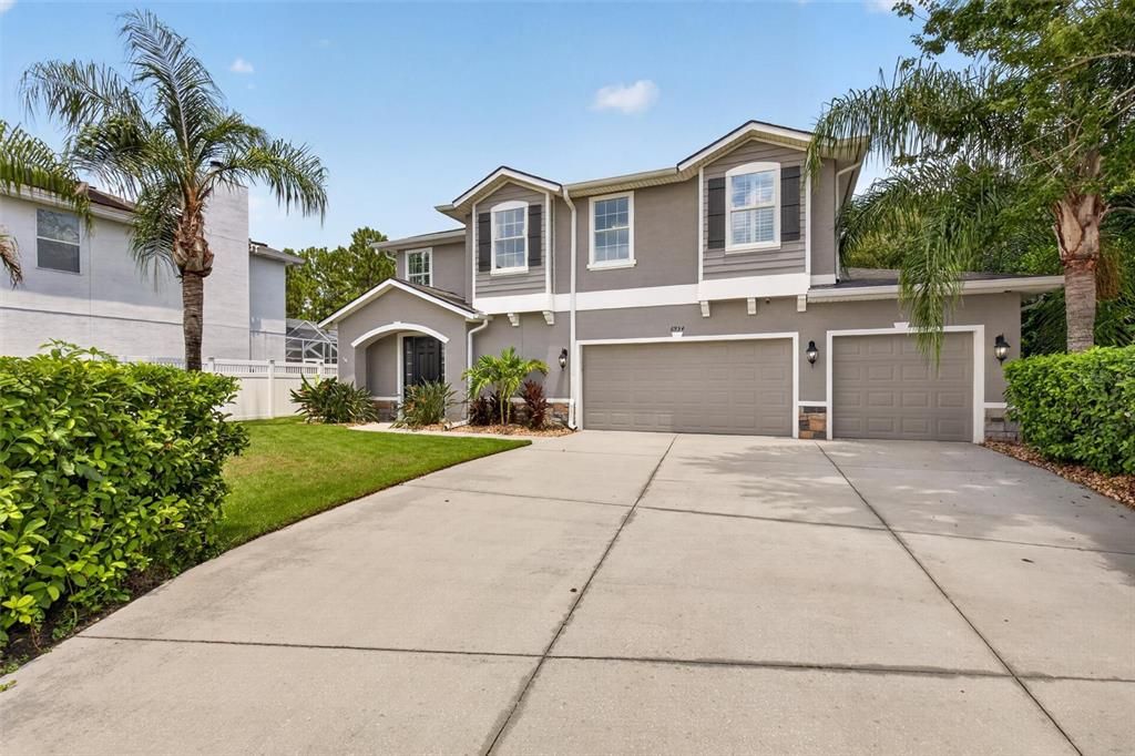 Activo con contrato: $645,000 (4 camas, 3 baños, 3331 Pies cuadrados)