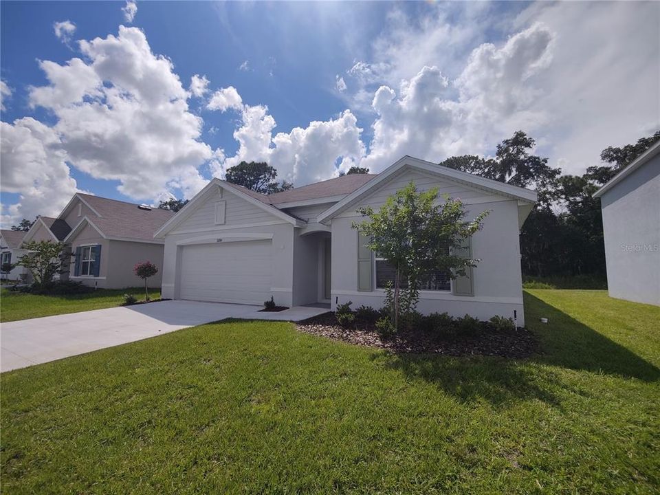 For Rent: $1,999 (4 beds, 2 baths, 1832 Square Feet)