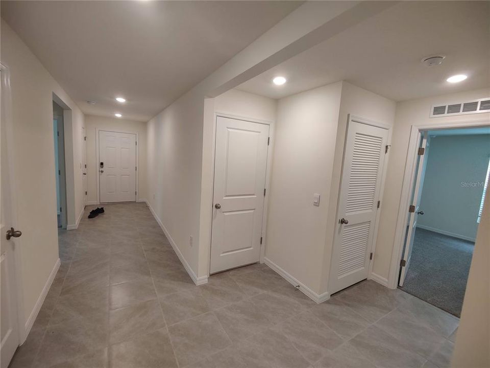 For Rent: $1,999 (4 beds, 2 baths, 1832 Square Feet)