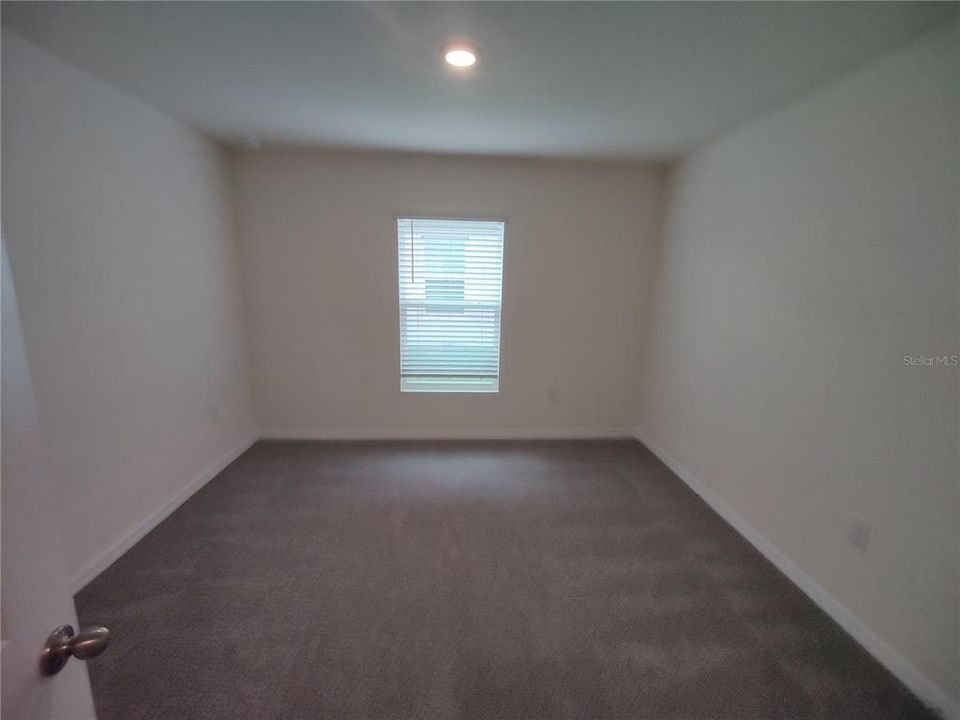For Rent: $1,999 (4 beds, 2 baths, 1832 Square Feet)