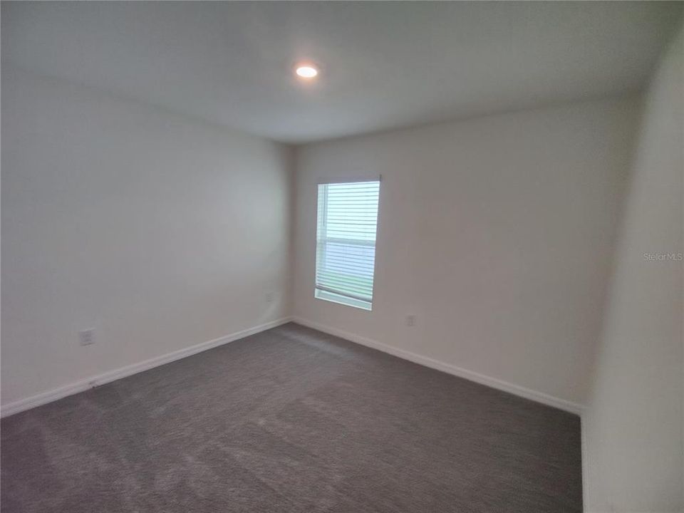 For Rent: $1,999 (4 beds, 2 baths, 1832 Square Feet)