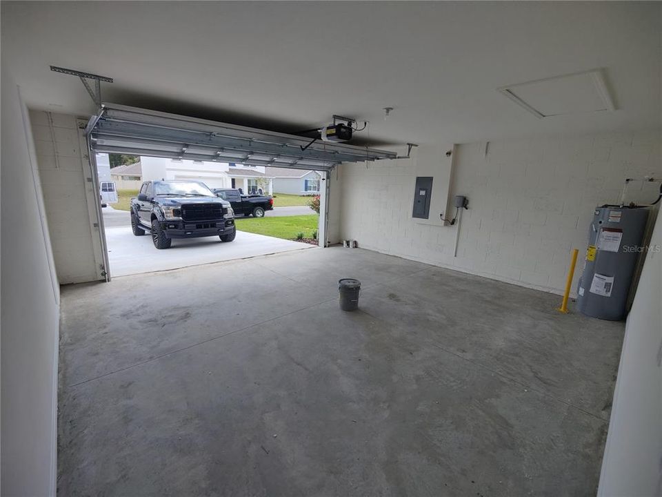 For Rent: $1,999 (4 beds, 2 baths, 1832 Square Feet)