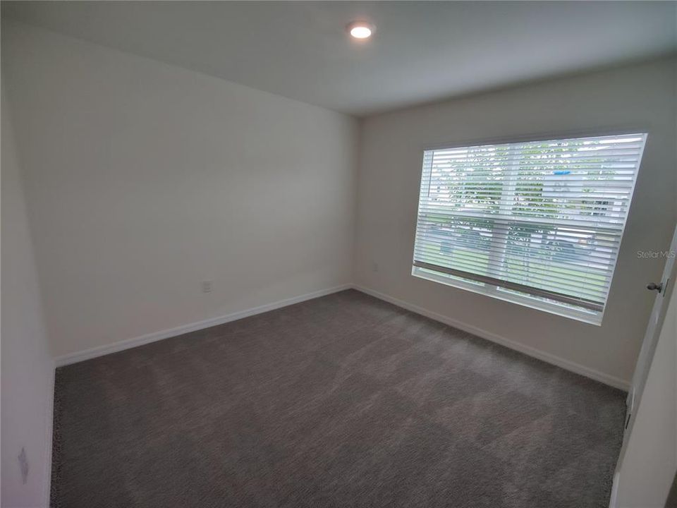 For Rent: $1,999 (4 beds, 2 baths, 1832 Square Feet)