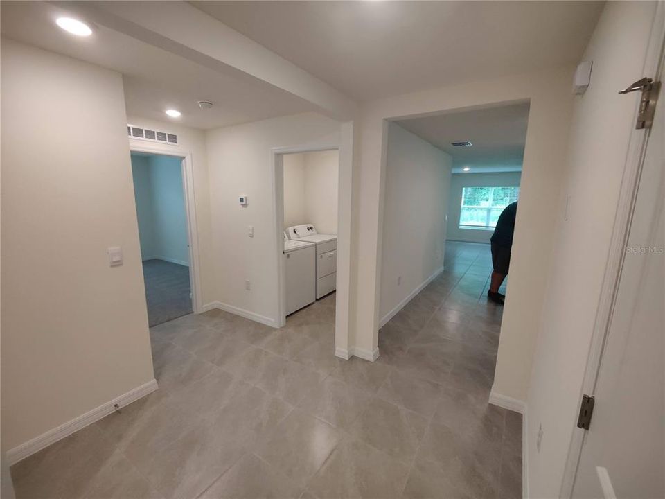 For Rent: $1,999 (4 beds, 2 baths, 1832 Square Feet)