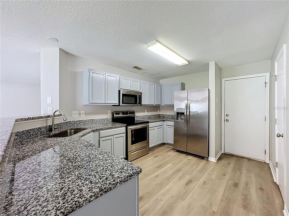 For Sale: $295,000 (3 beds, 2 baths, 1776 Square Feet)