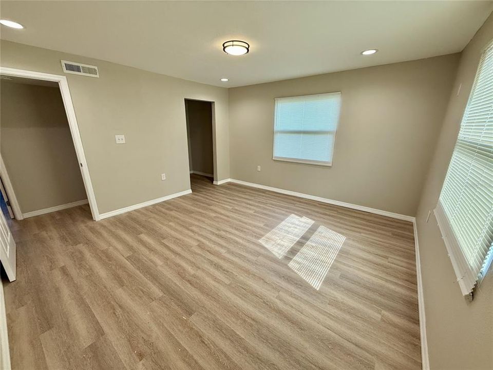 For Rent: $1,395 (3 beds, 2 baths, 1338 Square Feet)