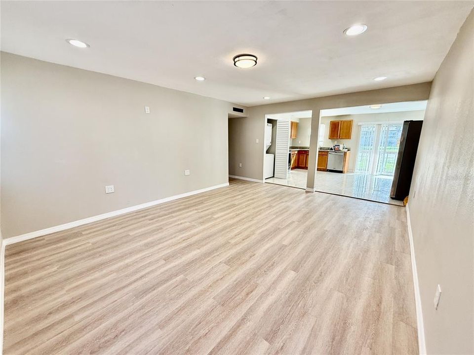 For Rent: $1,395 (3 beds, 2 baths, 1338 Square Feet)