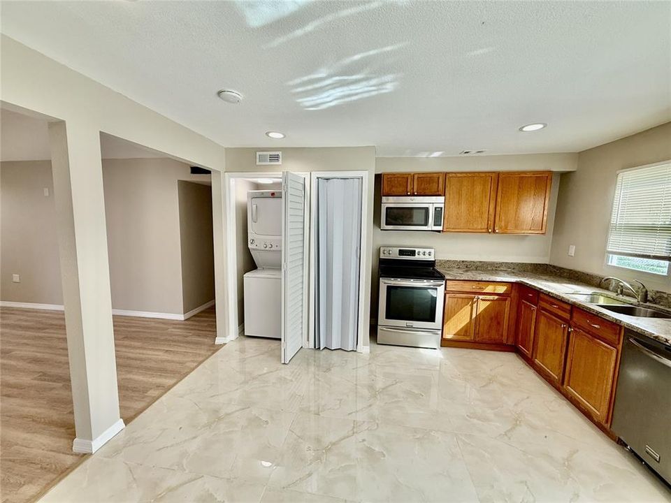 For Rent: $1,395 (3 beds, 2 baths, 1338 Square Feet)