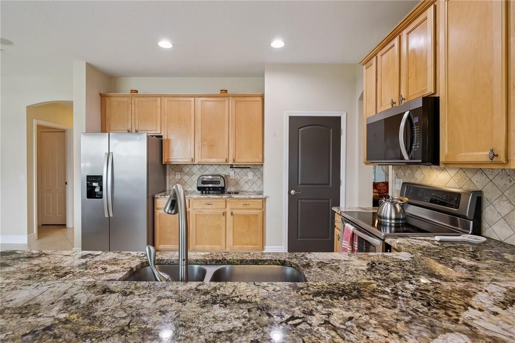 For Sale: $615,000 (4 beds, 2 baths, 2648 Square Feet)