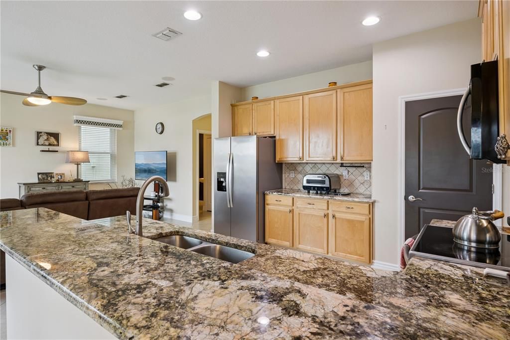 For Sale: $615,000 (4 beds, 2 baths, 2648 Square Feet)