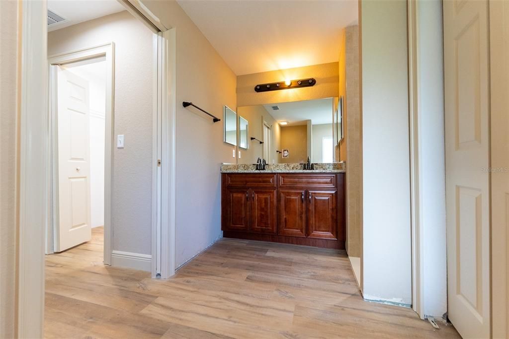 For Sale: $289,900 (3 beds, 2 baths, 1936 Square Feet)