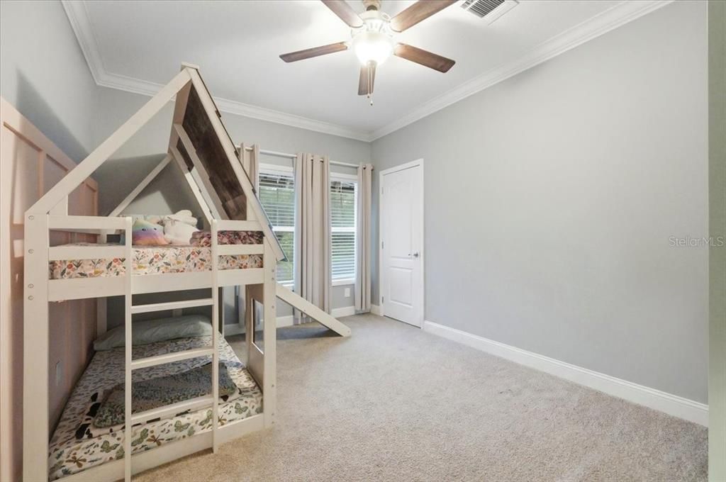 Activo con contrato: $599,999 (4 camas, 2 baños, 2280 Pies cuadrados)