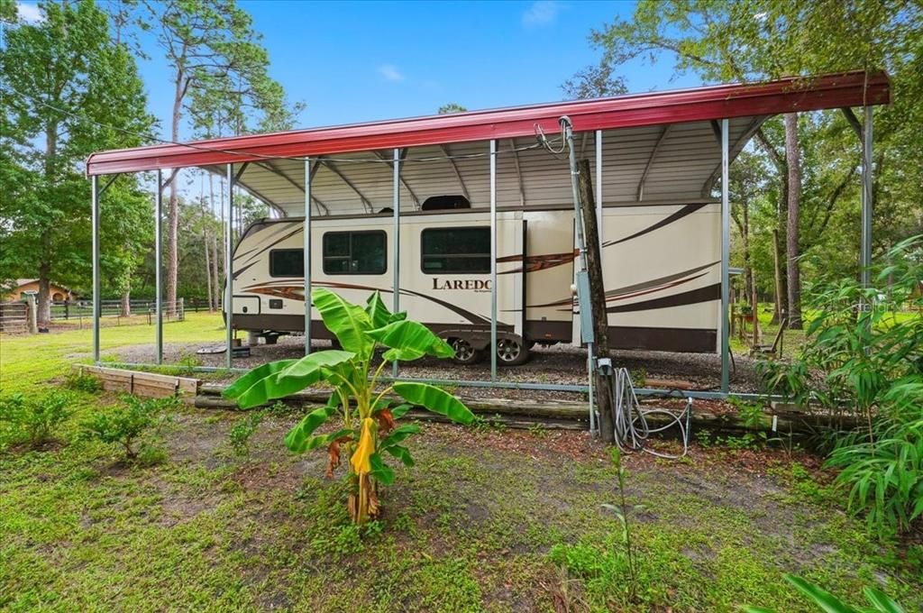 Activo con contrato: $599,999 (4 camas, 2 baños, 2280 Pies cuadrados)