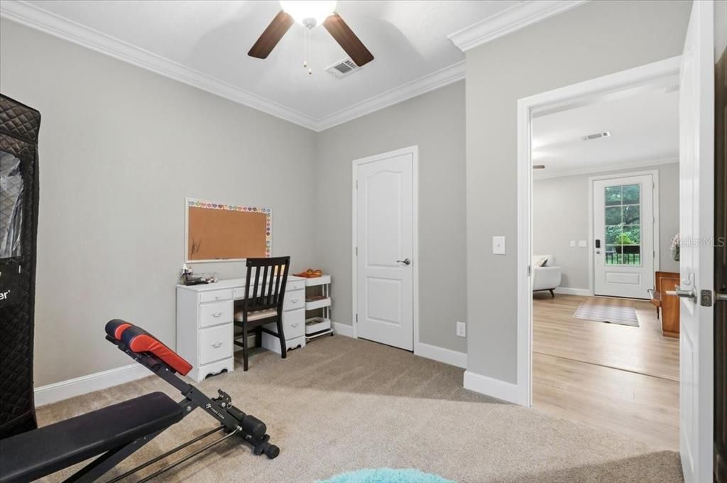 Activo con contrato: $599,999 (4 camas, 2 baños, 2280 Pies cuadrados)